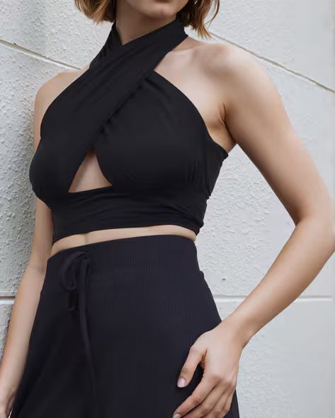 Top Bold Fitted Plunging Halter Neck Backless Crop